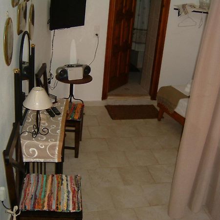 Yiayia'S Home Chalki Town Bagian luar foto