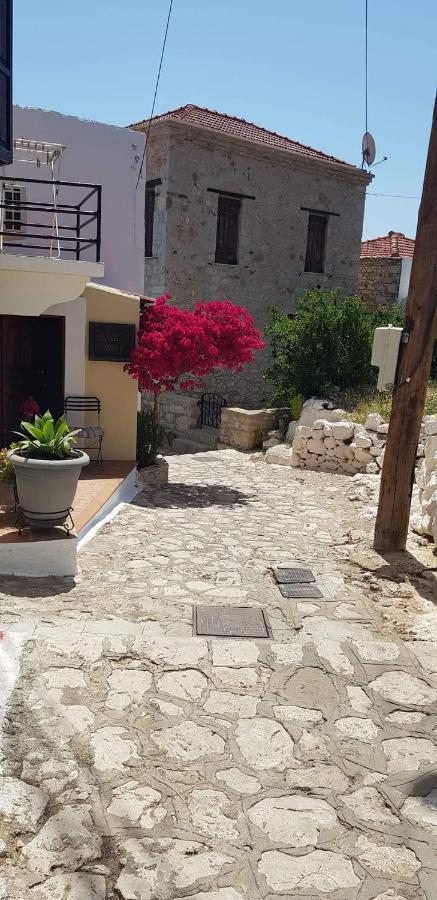 Yiayia'S Home Chalki Town Bagian luar foto