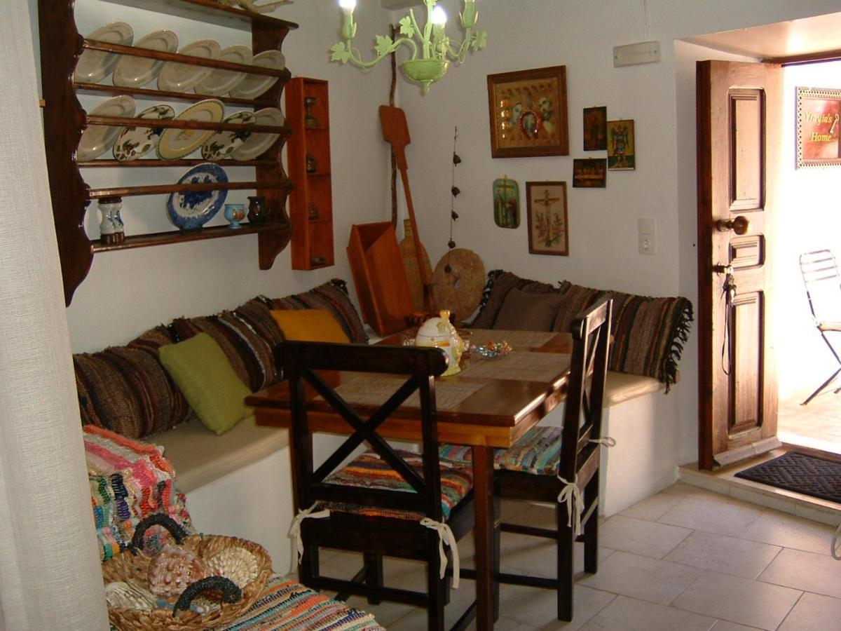 Yiayia'S Home Chalki Town Bagian luar foto