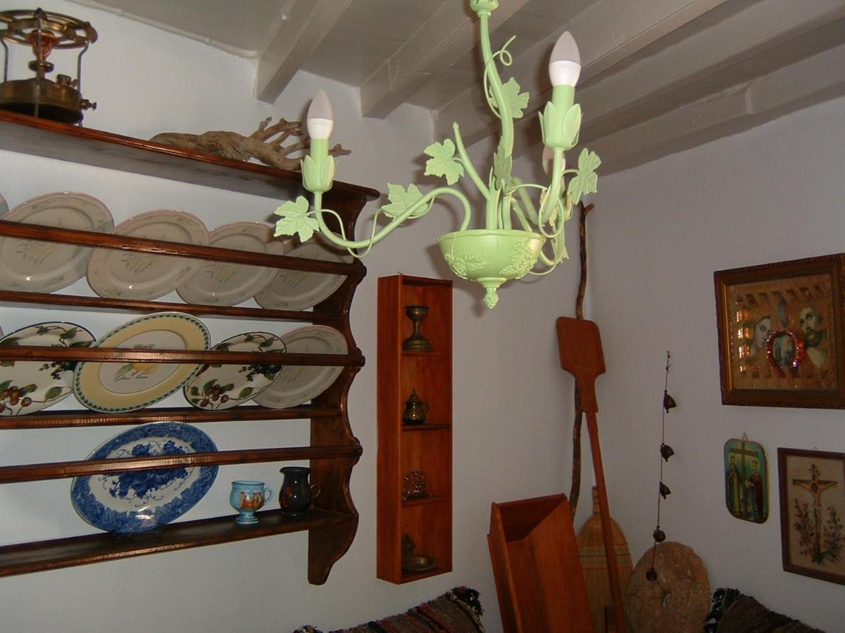 Yiayia'S Home Chalki Town Bagian luar foto