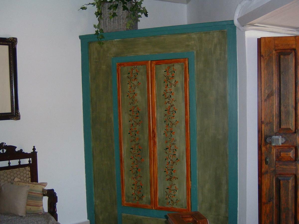 Yiayia'S Home Chalki Town Bagian luar foto