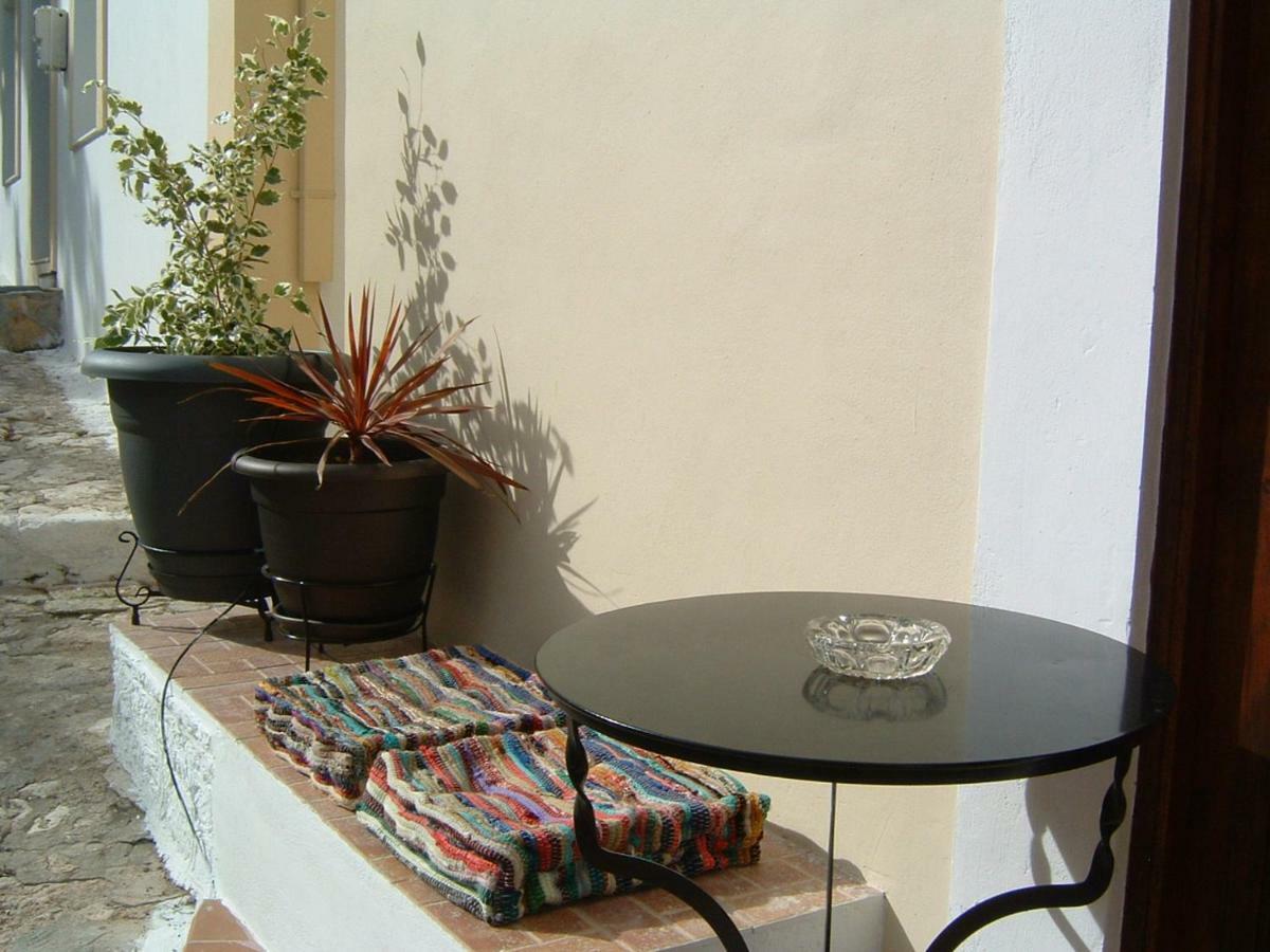 Yiayia'S Home Chalki Town Bagian luar foto