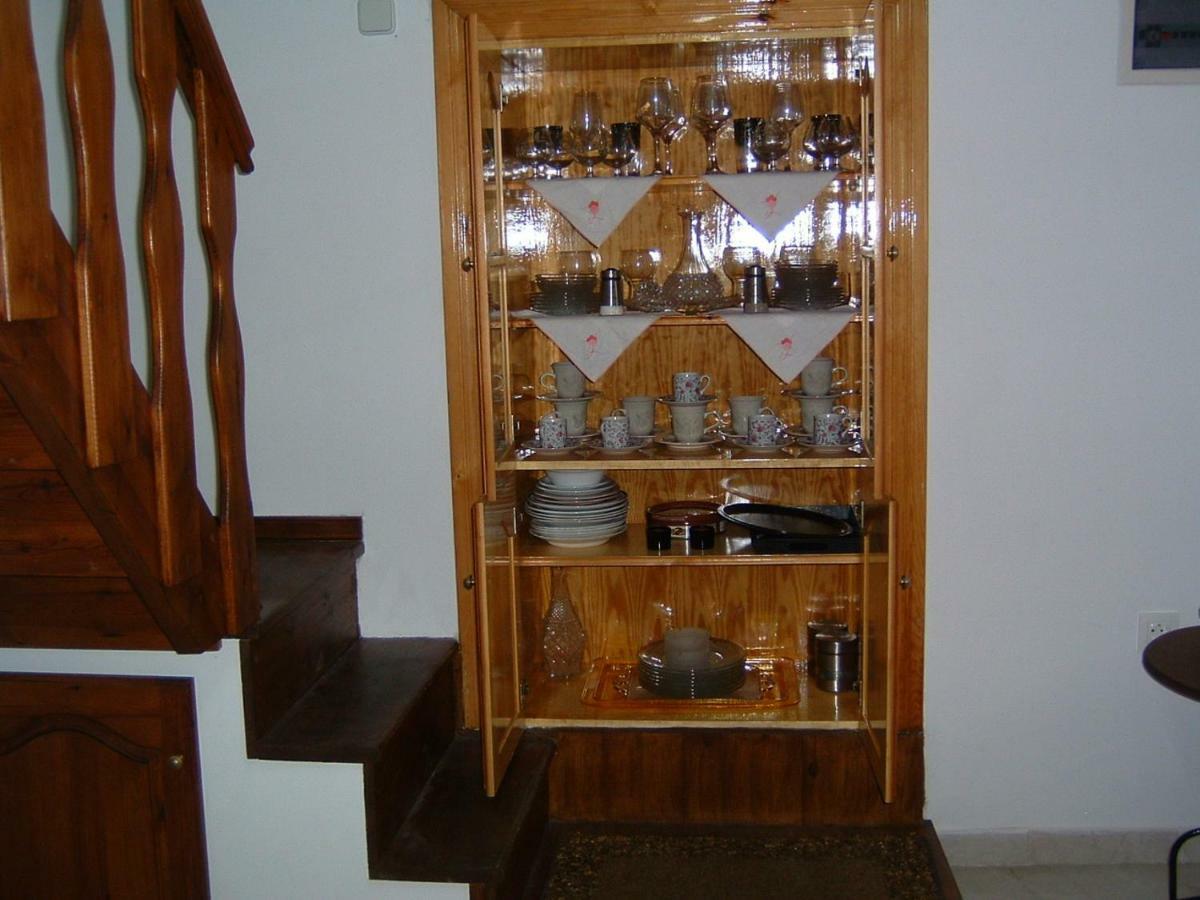 Yiayia'S Home Chalki Town Bagian luar foto
